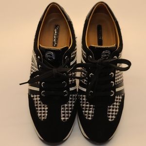 Casual everyday sneakers